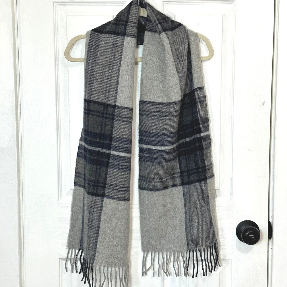 Italian Woollen Treasures 100% Wool Plaid Scarf Grey Made in Italy NWT Heritage